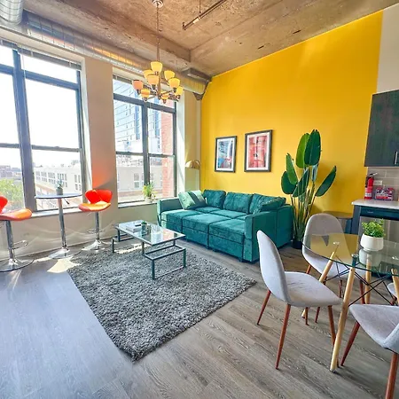 Spacious South Loop 2Br Apartment Near Mccormick Place, Soldier Field & Downtown Chicago