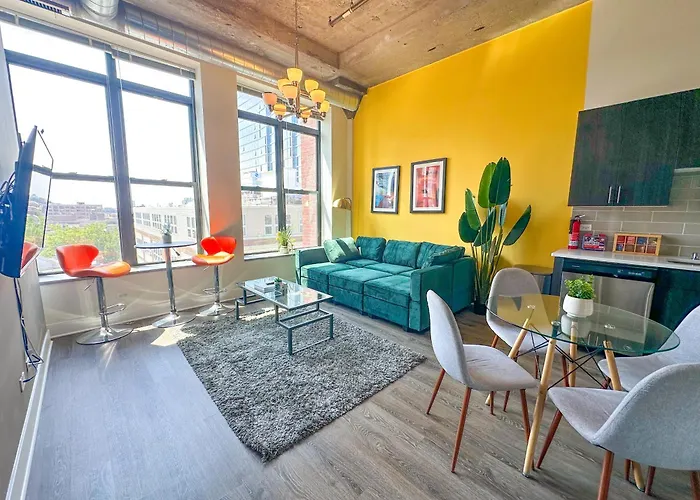 Apartment Spacious South Loop 2br Near Mccormick Place, Soldier Field & Downtown *