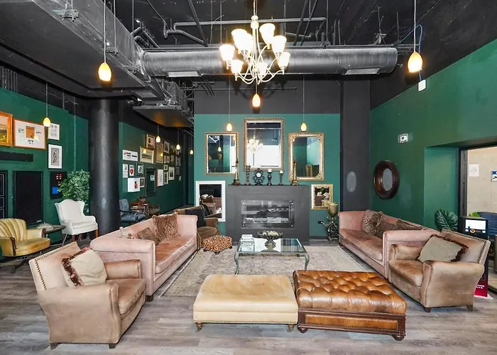 Spacious South Loop 2br Near Mccormick Place, Soldier Field & Downtown Chicago
