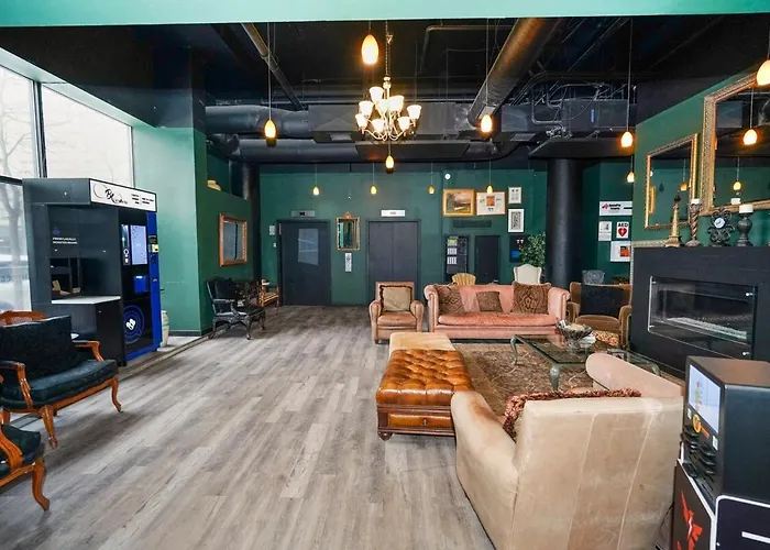 Spacious South Loop 2br Near Mccormick Place, Soldier Field & Downtown Chicago