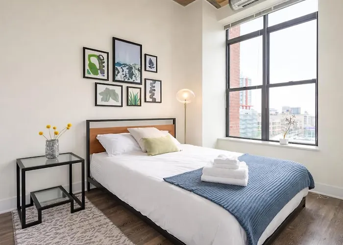 Spacious South Loop 2br Near Mccormick Place, Soldier Field & Downtown * Chicago